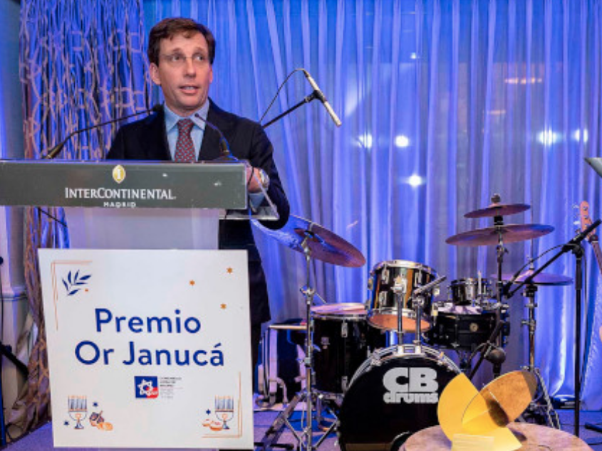 Almeida recibe el Premio Or Janucá 2025