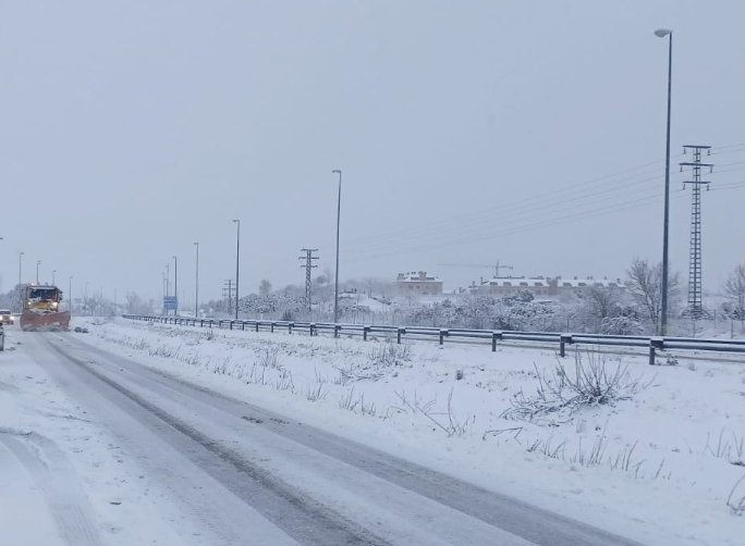 Toda España y Madrid bajo el azote de la borrasca «Kristin»: nieve, viento y lluvia