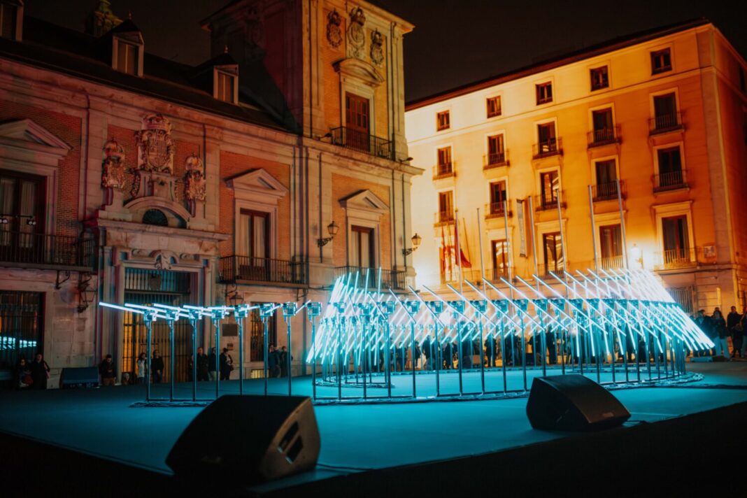 LuzMadrid vuelve a encender la ciudad en su última noche