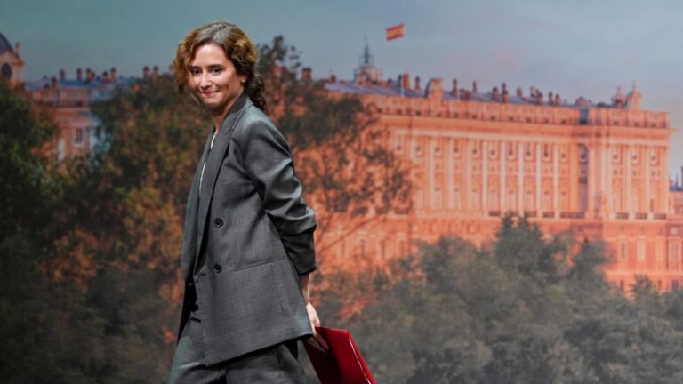 La presidenta Isabel Díaz Ayuso en la bienvenida a Woody Allen